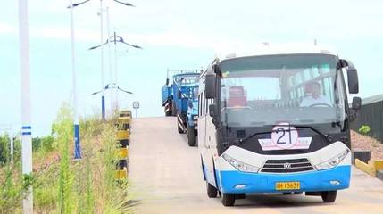 成功駕校業務范圍真廣,所有車型都可以培訓、考試;還可以辦理道路運輸駕駛員從業資格證(客運、貨運、道路危險貨物運輸)!