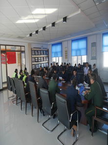 西烏珠爾交警中隊(duì)民警積極開展第二季度駕駛員學(xué)習(xí) 道路交通安全法 培訓(xùn)班